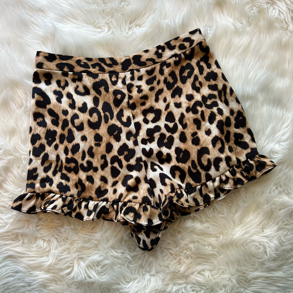 Urban Outfitters Womens Shortie Shorts Beige Leopard Print Ruffle High Rise S